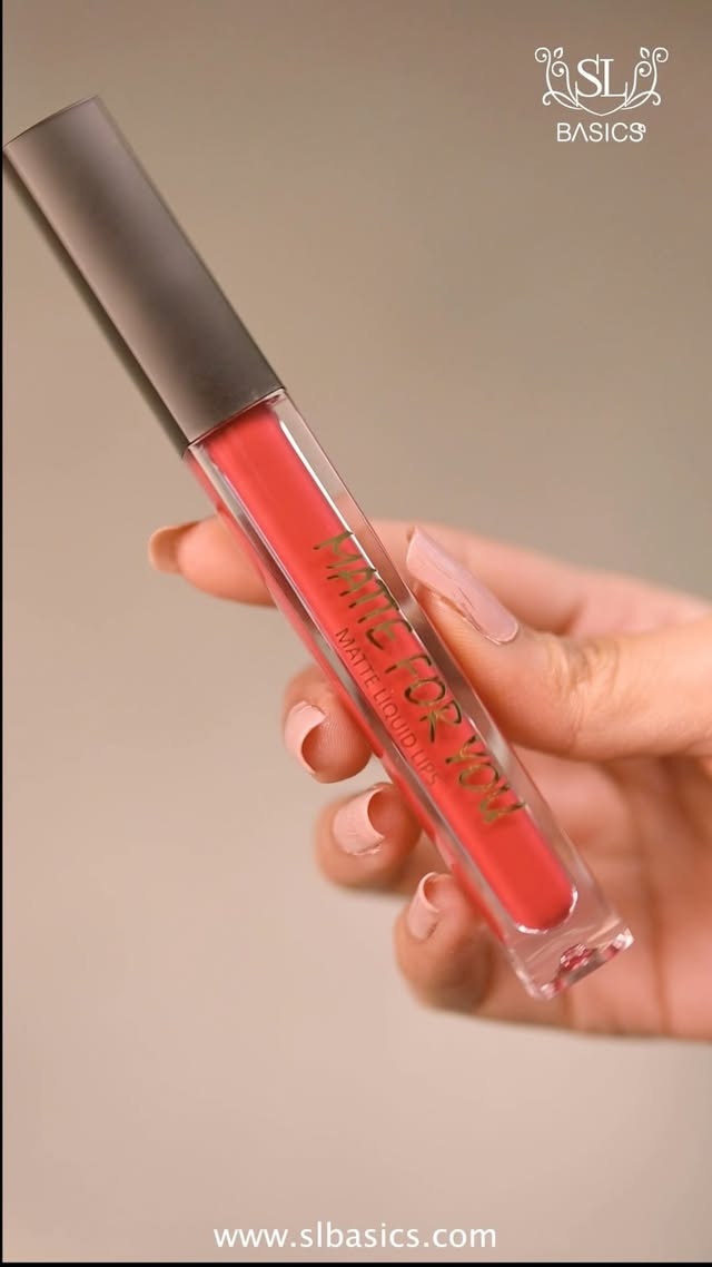 Unapologetically matte. Unapologetically you.
Matte finish, zero smudge โ all day wear because your lipstick should stay where it belongs.
#makeuplover #makeupaddict #makeup #lips #pout