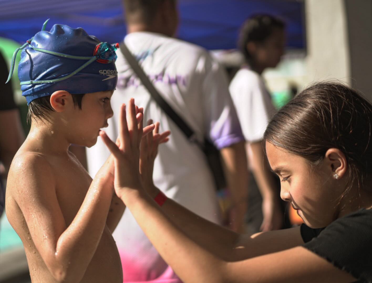 She usually can’t stay in one place for even an hour—but for her little brother, she stayed six. Cheering him on, passing down what she’s learned, and showing a kind of love only siblings truly understand.