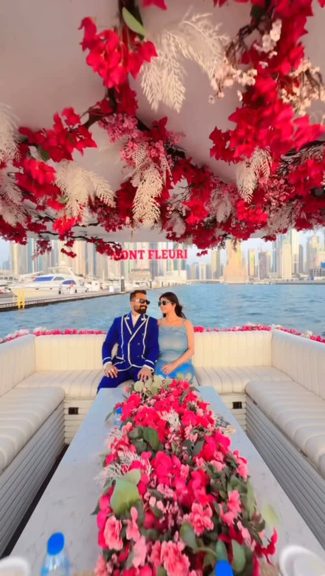 Floating in love and luxury — thank you @montfleuri_dubai for inviting us 💞
Naman outfit - @namanpachori
Video by - @ummadsphotography
#riyakanthaliya #namanpachori #dubai🇦🇪 #montfleuridubai