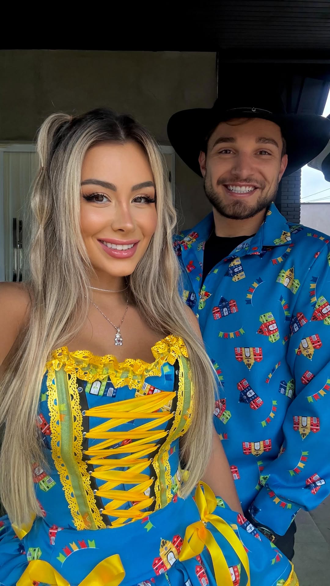 Bora pro arraia do @wesleyalemao com a gente?? 😍
Look deuso 100% do @ruydosanjos 🤍