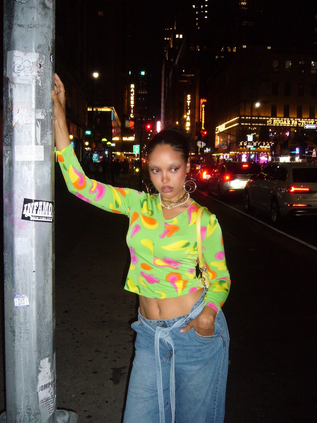 A beautifully chaotic city and a vintage Versace top> 💚