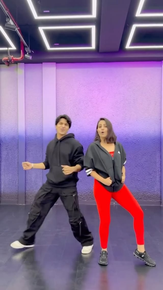 Not a pro dancer, just a girl vibing hard to her own song 💃💥 Ignore the goof-ups, feel the fun!
Thanks @aadilkhann thoroughly enjoyed!
DC #aadilkhanchoreography