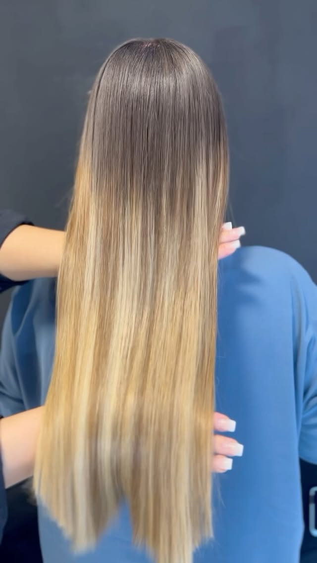 معجزه جدید در صنعت زیبایی مو سبک جدید کراتین تنها در یک ساعت همراه صافی و احیا صدرصد اگر شمام دوست داری این تنکنیک رو بدونی کافیه کلمه کراتین یک ساعته رو برام کامنت کنی🌹
-#کراتینیکساعته-سبکجدیدکرانینمو-
-#آموزشکراتینمو-
-#صافیواحیامواسیبدیده-