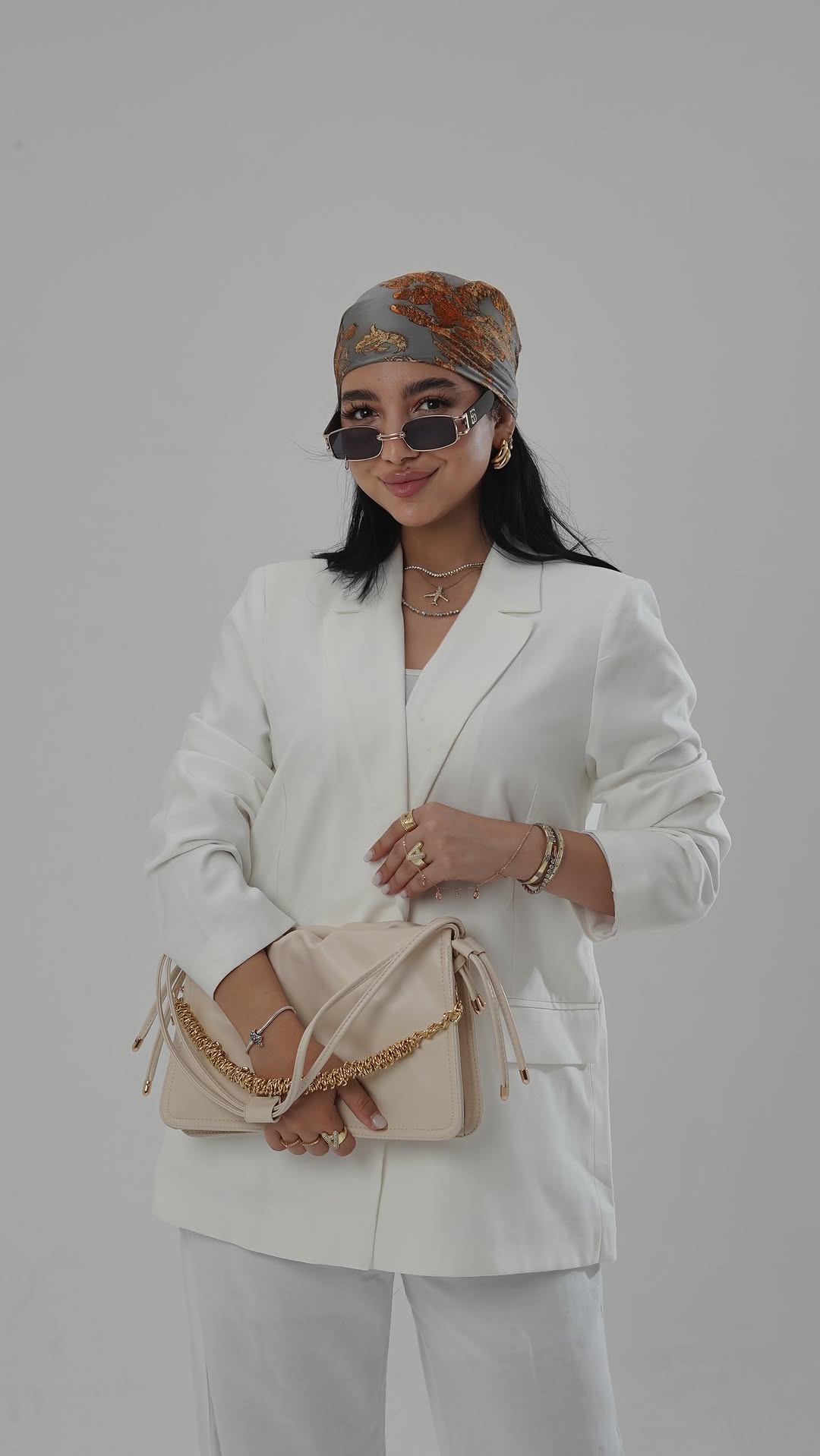 Ready for Defacto New collection ?! 🤍🛍️
@defacto.egypt
Who says you need to spend big to look on-trend? ✨
Sets, skirts, dresses for this season from @defacto.egypt to stay Glamour on a budget!😍💕
Which look is your fav?