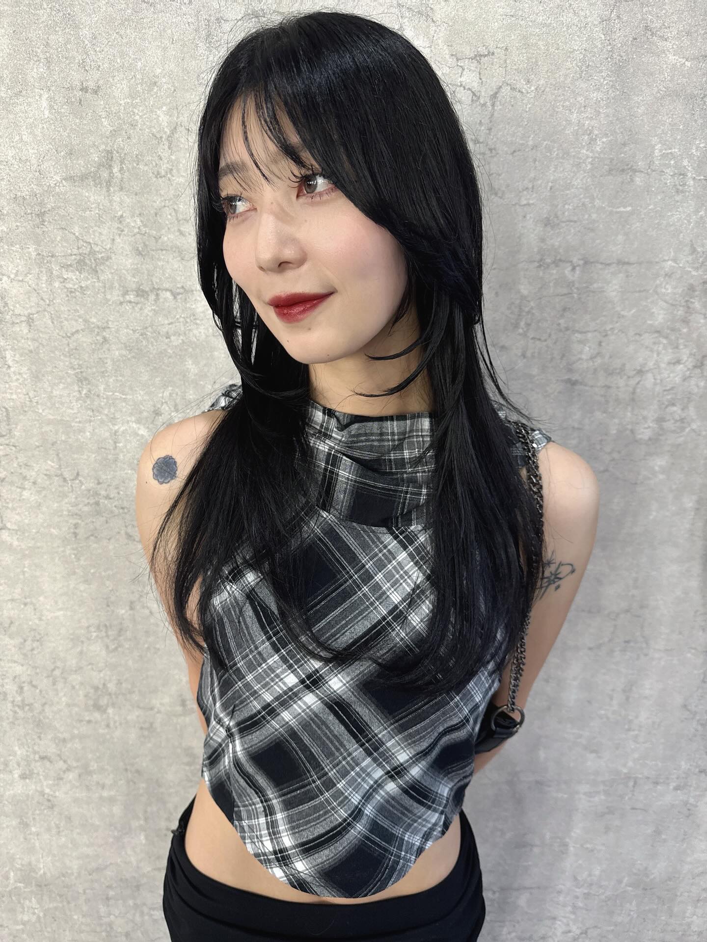 #レイヤーカット
📍ご予約はdmまたはhpにてお願いします
📍インスタでのご予約の際【お名前】【メニュー】【ご希望時間】の記載を宜しくお願い致します🙏🏼
・
こんな方が担当させて頂いてる方に多いです😺
「美容院が苦手だった方」「ブリーチで可愛い色にしたい方」「ハイトーンカラー、ワンカラーで理想色にしたい」「家族で来てくださる方」
幅広い年齢層の方を担当させて頂いております🙏🏼
是非一度担当させてくださいませ😺
ネット予約はプロフィールのURL欄からお願いします🙇♀️ Tell▶️079-281-2881
お気軽にご連絡下さい☺️
・
・
#姫路美容室#表参道美容室#東京美容室#ルーツカラー#ミルクティーベージュ#姫路#神戸美容室#ハイトーンカラー #インナーカラー#髪質改善#ハイライト#エクステ#ダブルカラー#バレイヤージュ#グラデーションカラー#東京美容室#表参道美容室 #ブリーチなし#ケアブリーチ#カラー#ヘアセット#美容師コーデ#ファッション #美容学生 #hpb_hair
#ヘアアレンジ #コーデ #シールエクステ#デザインカラー#髪色