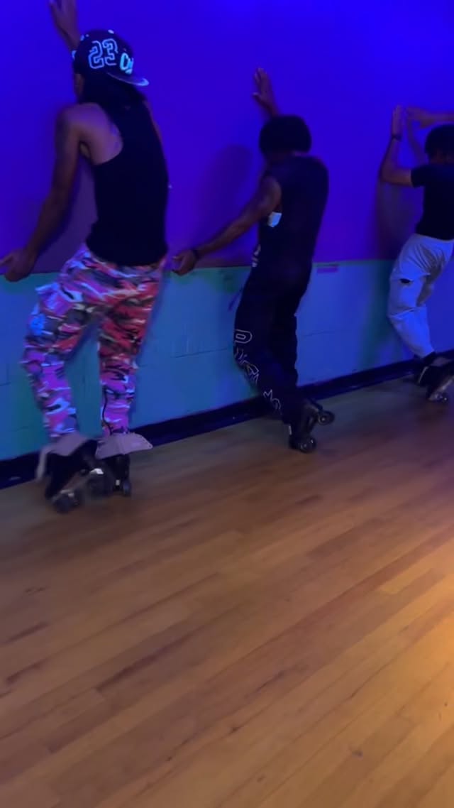 All The Time🔄⏩👋🏾 R&B Skate Party
#viral #explorepageًًً #instagood #instagram #explore #viralvideos #viralreels #fyp #foryou #insta #smooth #indyskaters #realdontswitchup #skate