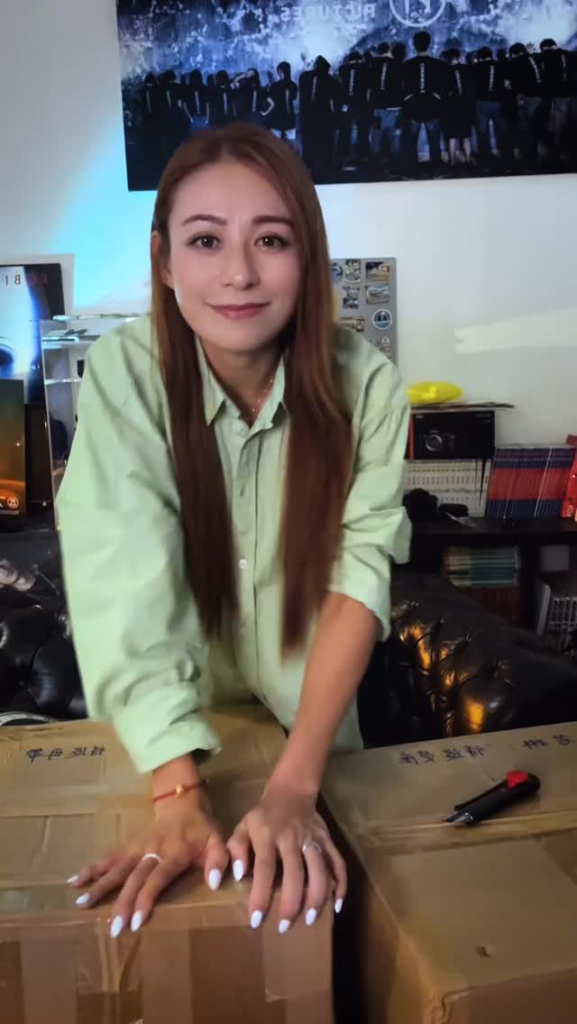 呢一刻好想同你地一同「見證」!!
我!所!有!音!樂!作!品!返!黎!啦😭😭😭
失而復得既感覺原來咁美麗,感激一切,20年黎既心血,作品通通回來我身邊,係一個最好的時光裡出現,人生崎嶇既上半場畫上一個美麗既句號。
亦意味將會有一個好好既開始,每當大家問起我既歌點解係所有平台無晒,我都有口難言….
呢一刻好震撼,決定記錄🗒️下來!曾經努力過既回憶終於可以重見天日!曾經因為音樂作品背負巨債,但今天,回望眼一切值得!無價!
感激20年黎共同努力過的戰友,感激20 年黎所有人同事,感激一直支持江若琳唱歌既朋友😭😭😭😭係你地每一位讓我知道唔好放棄一定會有奇蹟出現✨💫
#奇蹟出現了
#待續❤️
#一直留在心底的事
#真係流著淚寫句號了