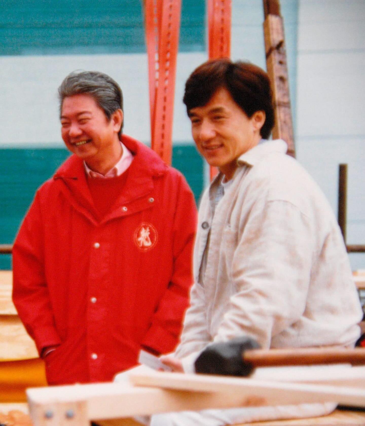 Many years ago, while shooting with Sammo Hung and Yuen Biao in Europe, I remember a guy who taught us many things. His stories were very fresh and inspiring for us youngsters. He told us that he already knew how to enjoy life when he was very young because from his point of view, enjoying life is the true way to cherish life. He always took us out for a good time; taught us wine tasting and collecting valuable items; and also taught us many ideas about filmmaking. That’s why I have full respect for him as my “half-master”. His name is Chua Lam (I usually call him Chua-san).
I was on the set when I heard the news my “half-master” had passed away. The first thing that surfaced in my mind were the times we filmed together overseas. Back then, he taught me many meaningful lessons, and it wasn’t until later in life that I started to slowly understand. I recall him saying how our time on earth is about learning how to live, how to die, and how to survive. And the most important thing in life depends on whether you’re happy or not. I know that he lived a free-spirited and joyful life, which is most important.
Chua-san once said, “People eventually leave in life. You can miss them, but don’t miss them too much.” I would like to say to him, rest in peace. Just like many other people around the world, I will always miss you.