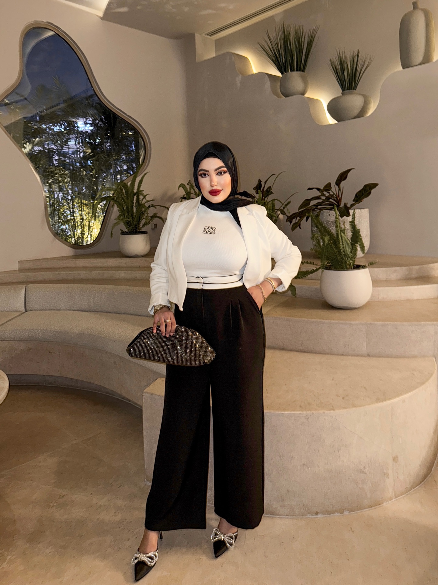 I’m obsessed ✨🖤♥️🥂
Details:
Pants @joury_clothing
Blazer @oregypt
Top @elturkya_brand
Shose & bag @officialaseel_
