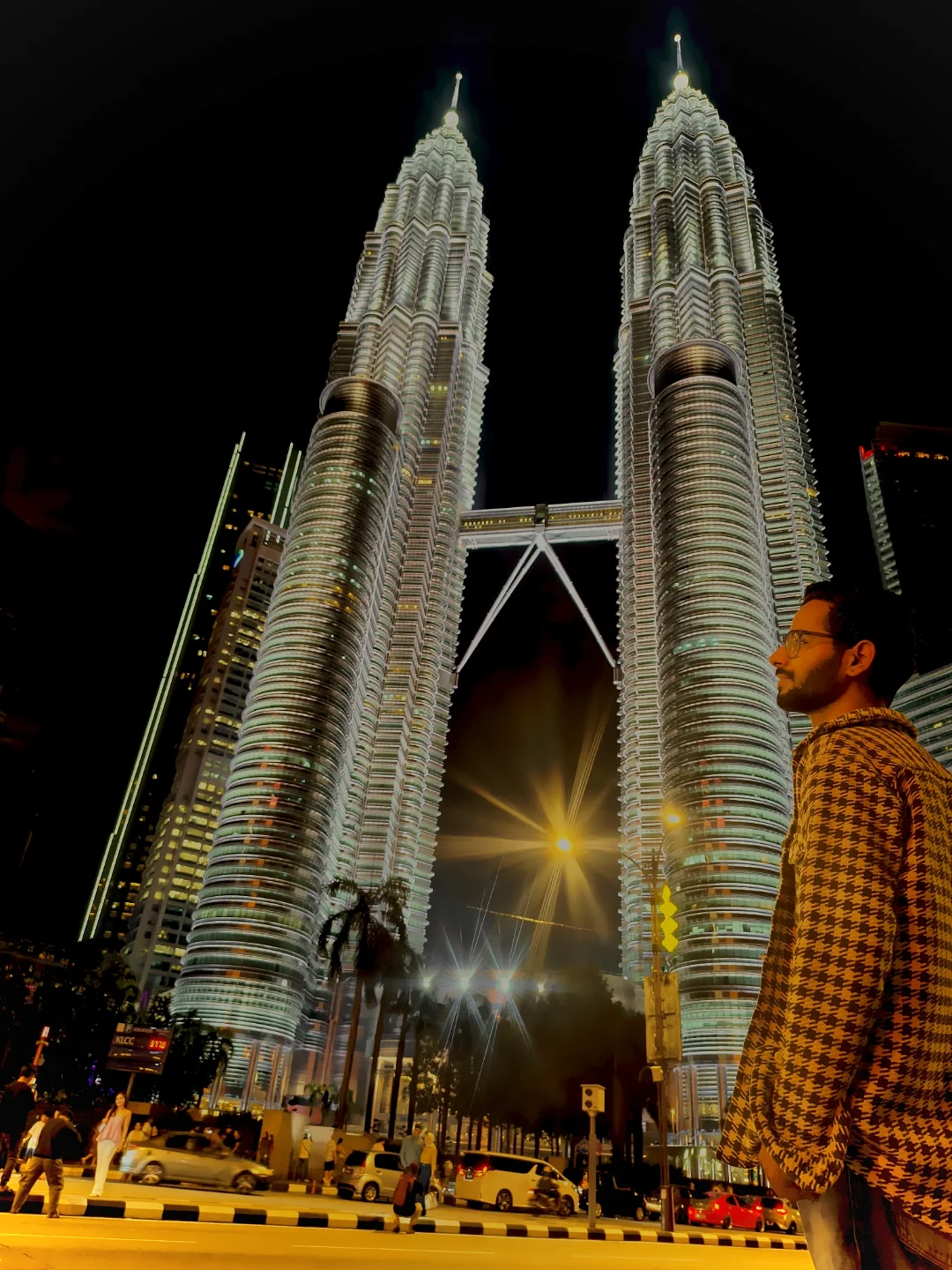 Twins Tower Malaysia 🇲🇾
#PetronasTowers
#TwinTowersMalaysia
#KualaLumpurViews
#VisitMalaysia
#MalaysiaTrulyAsia
#KLCC
#KLTravel
#MalaysiaSkyline
#TravelGoals
#CityscapeLovers
#IncredibleViews
#SkyscraperPhotography
#WanderlustMalaysia
#AsiaTravelGram
#ArchitectureLovers
#PetronasTwinTowers
#IG_Malaysia
#ExploreKL
#MyTravelDiaries
#UrbanExploration