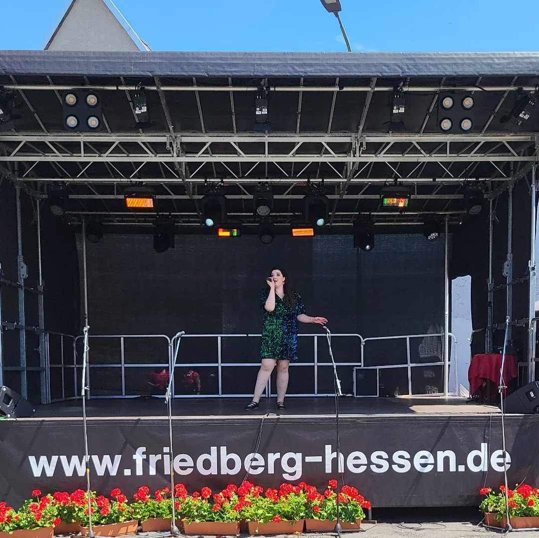 Durch Melodien singen & tanzen zur Feier von @1250jahredorheim 🥰💞🎀