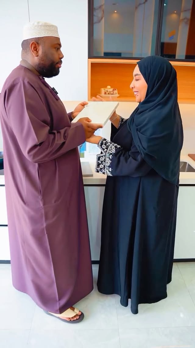 🎥 نماء مجان تطلق حملة الصيف 2025
بمشاركة مجومبا وتيتان، نسلّط الضوء على جودة التصنيع ومرونة العروض لهذا الموسم
💳 نوفر نظام أقساط ميسّر يتيح للعملاء خيارات شراء أكثر مرونة وتخطيطاً للميزانية
عند كل عملية شراء، يدخل العميل تلقائيًا السحب على:
🏆 مطبخ متكامل بقيمة ٢٠٠٠ ر.ع
🏆 خزانتان فاخرتان بقيمة ١٠٠٠ ر.ع لكل فائز
🔹 تشمل منتجاتنا:
غرف نوم │ خزائن │ مطابخ │ نوافذ │ أبواب │ حواجز زجاجية
📍 زورونا في:
المعبيلة الصناعية │ المعبيلة الجنوبية │ سمائل
📞 للاستفسار:
+968 7845 9151
+968 9504 0468
+968 9334 3725
+968 9385 8429
نماء مجان – جودة تُبنى على الثقة