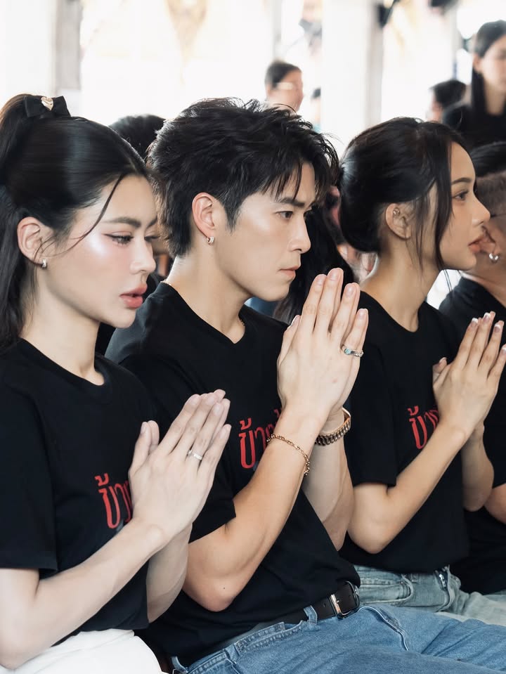 จากเรื่องเล่าใน The Ghost Radio
...ข้างบ้าน...
OUR HOUSE 🏘️
Soon!!
