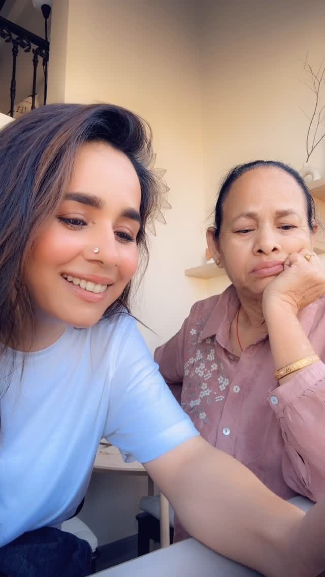 Suman de nakhre bohot ne😂😂
Nale 450 ch bhaawein saare tabbar nu bhurjiyan bana bana k khawao🤷🏻♀️😂
#sunandasharma #insta