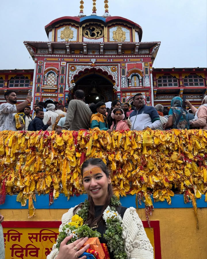 Jai Badri vishal 🙏🏻❤️
.
.
.
#tanurawat33 #badrinath #uttarkhand #narayan #insta #instagram #post #explorepage✨ #explorer #virel #photo