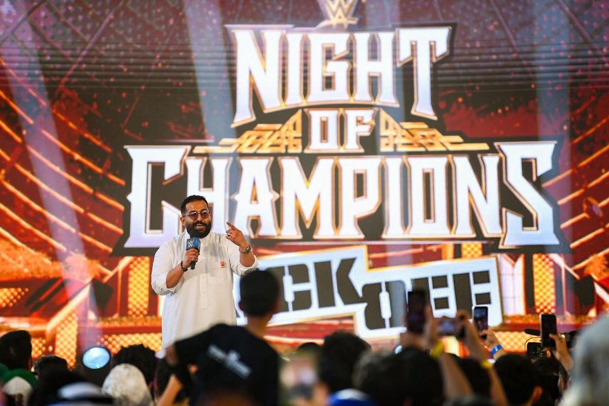 تقديم عرض SmackDown# في قلب الرياض كان لحظة ما راح أنساها أبدًا! 😍
الجمهور والأجواء والحماس… كل شيء كان استثنائي 🔥
One of the proudest moments of my career...
Hosting WWE #SmackDown right here in Riyadh! 💚
شكرًا من القلب لمعالي المستشار تركي آل الشيخ على تقديم أفضل العروض في تاريخ المصارعة الي كنا نحلم فيها والحين الحلم صار حقيقة ❤️
@turki
@wwe
@wwemena
#ابراهيم_الحجاج
#ibrahim_alhajjaj