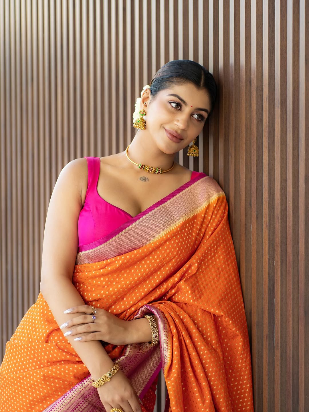 Choose ur fav 🩷✨🙂↔️
💄 @lakshana_priya_mua
📸 @studio_d_wedding_house
👗 @lakshana_designer_studio
💍 @aishwaryam_bridaljewellery
.
,
.