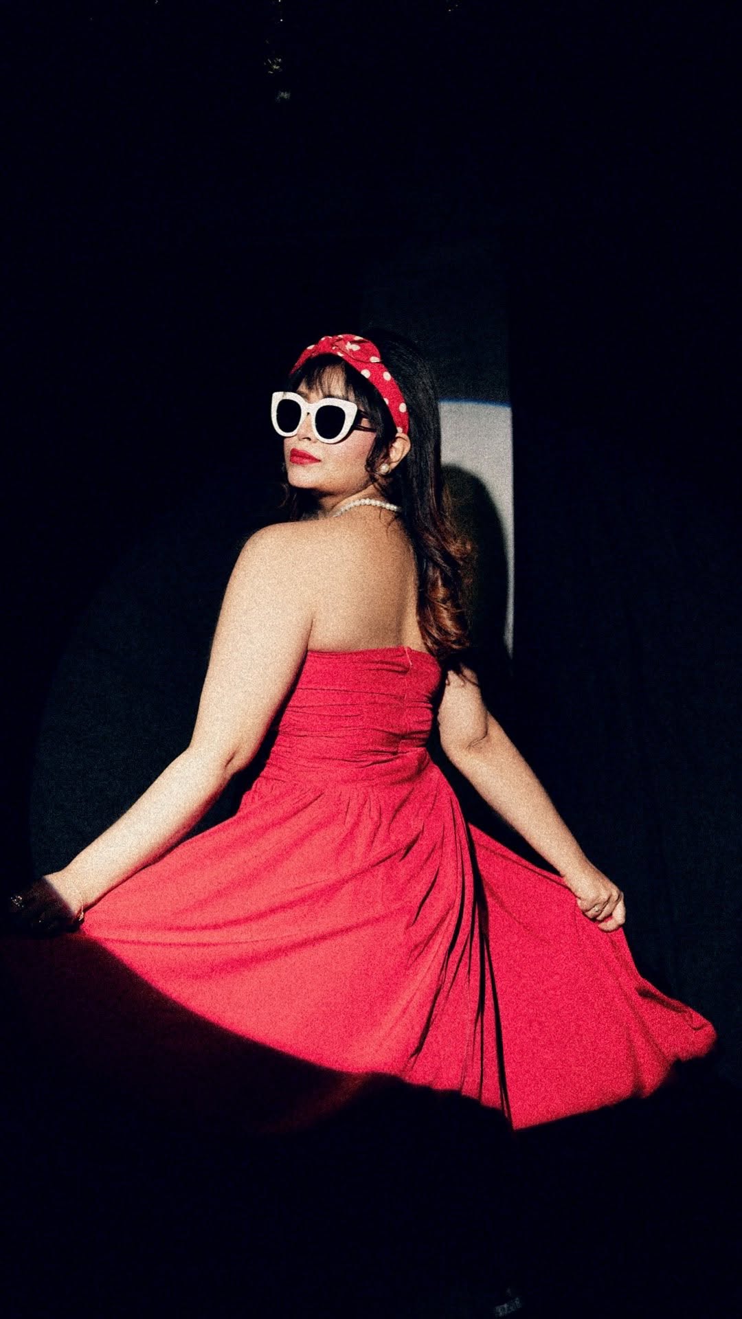 My undying love for retro glam ❤️
Any retro look you want me to recreate?