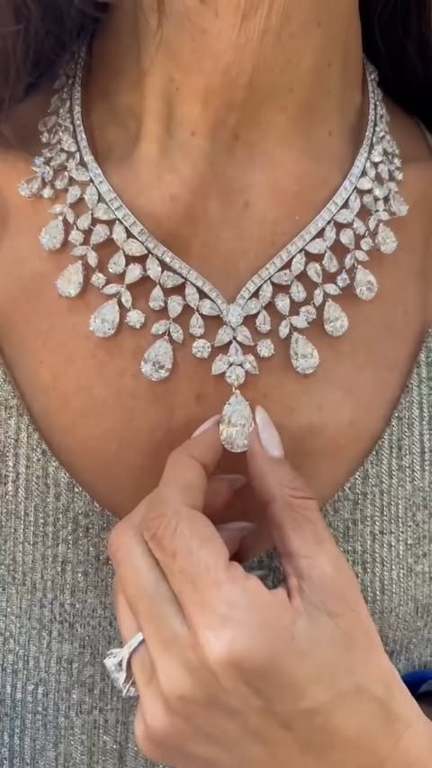 ✨ Diamonds that command the spotlight.
@thediamondsgirl shines in Mouawad’s Majestic suite — a breathtaking stunning work of art.
From visionary sketches to magnificent reality, the Majestic suite embodies timeless elegance and royal romance. Each diamond is hand-selected for exceptional clarity and brilliance, coming together in a masterpiece that celebrates love and legacy.
Crafted to captivate. Destined to dazzle.
#LifeWithPascal #Majestic #Mouawad #CraftingTheExtraordinary #HighJewelry #DiamondSuite