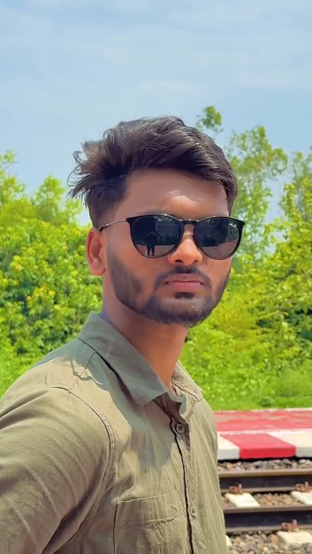 Music me Vibe toh hai !! ❤️🙌🏻
#i_m_umang_50m #viralpost #likesforlike #explorepage #instalike #model #music