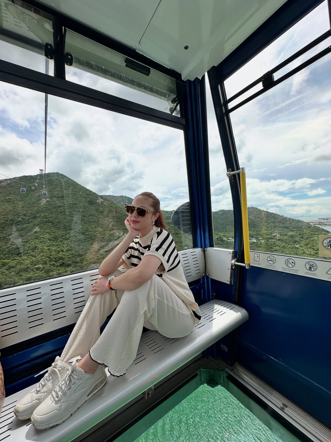Hong Kong vibe: ขอพรแบบเงียบ ๆ แต่หวังดัง ๆ!!! คืออออ 🤭 📸 @oj.mannn ถ่ายจนเต็ม เดินจนน๊อค 5555 🙌🏻