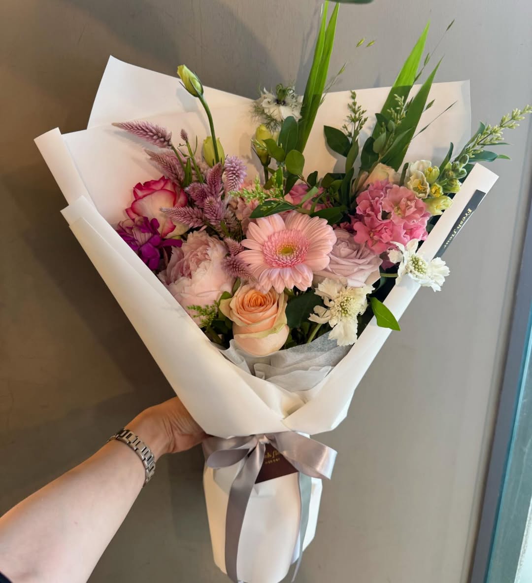 #프레시플레르
_ 재주문 감사합니다🤍
order &lesson 예약문의💋
📞010 6399 3115
_
#freshfleur #강남꽃배달 #flower #삼성동꽃집 #강남꽃집 #선정릉역꽃집 #삼성중앙역꽃집 #선릉역꽃집 #코엑스꽃집 #flowerstagram #flowershop #꽃 #고급꽃집 #이쁜꽃집 #대형꽃다발 #삼성동꽃배달 #고급꽃다발 #웨딩부케 #원데이클래스#꽃선물 #플로리스트 #상견례꽃다발 #연예인서포트 #생일축하꽃다발 #여자친구꽃다발 #기념일꽃다발 #프로포즈꽃다발 #꽃#花店 #花