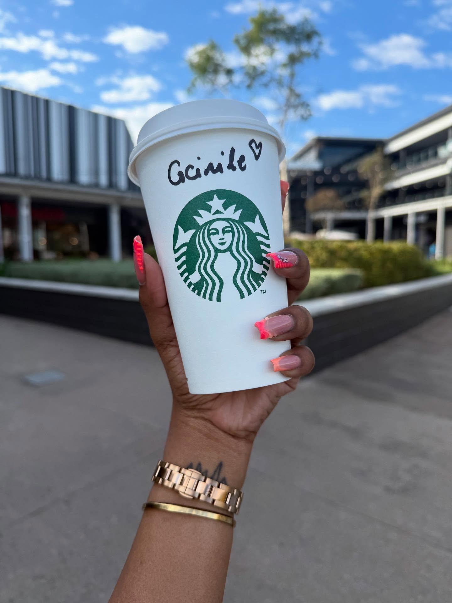 ❤️🥰
Nails @mellow_beauty.za