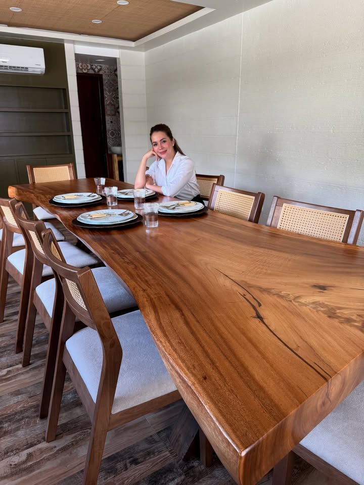 Where conversations are shared and meals are made with love. 🍽️✨ Welcome to our table—crafted for connection, styled for warmth.
FB: Sylpauljoyce Furniture, Lights & Decor
IG: @sylpauljoycefurniture
Tiktok: @sylpauljoycefurniture