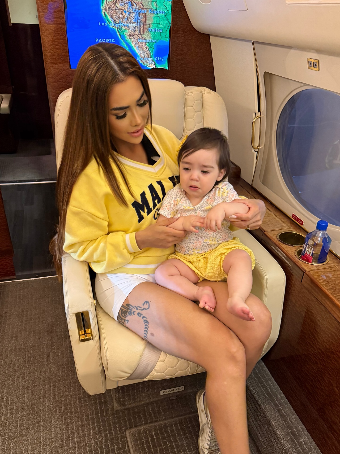 Swipe to see Ariana Ocean mood during this flight ๐ฉ๏ธ
@babygirlboss ๐ @danfleyshman
