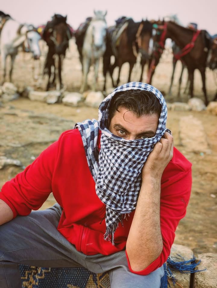 على أرض مصر… وتحت شمسها، كل شي أهون وأحلى
🇪🇬☀️
#بالمكان_الصح
#علهدا
#خطوة_ورا_خطوة
#المزاج_صعيدي
😉