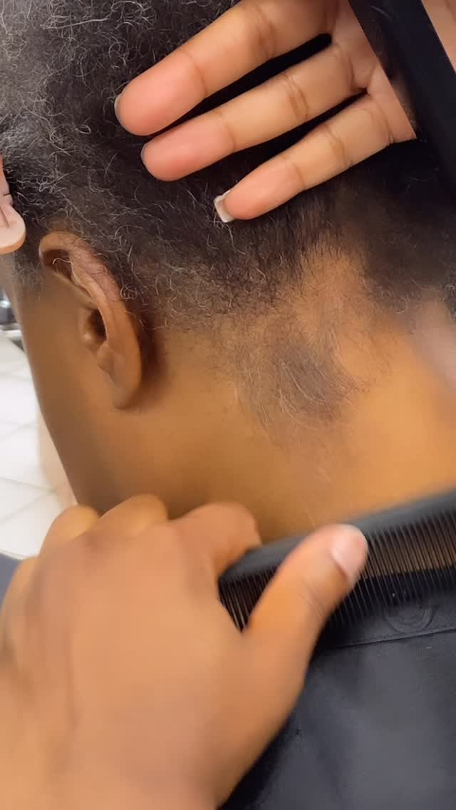 Do y'all call them beedy beads in ya city? Cuz in Baltimore that's what we call them 😭😂
Have you book your appt yet? Follow @jamshairstudio to start your healthy hair journey 🎀
#foryou #explore #baltimorehairstylist #viral #content #contentcreator
