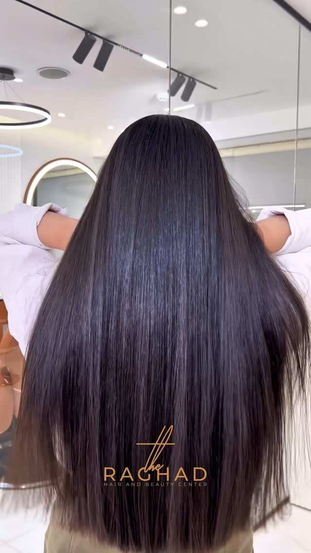 Shiny, silky, and glowy.
Try the Insta Glow treatment ✨