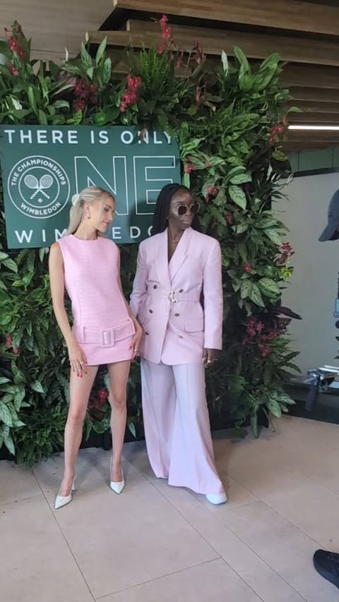literally thee most fabulous event of the season ๐พ #Wimbledon thank you for a wonderful day and experience ๐
Illuminate stretch Flare & Pant suit #zimmermann