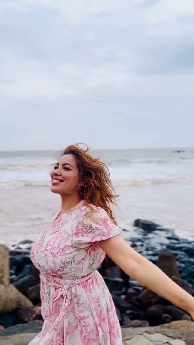 Rains and the wild sea ๐ง๏ธ โ๏ธ ๐
#munmundutta #monsoondiaries #mumbairains #wildsea