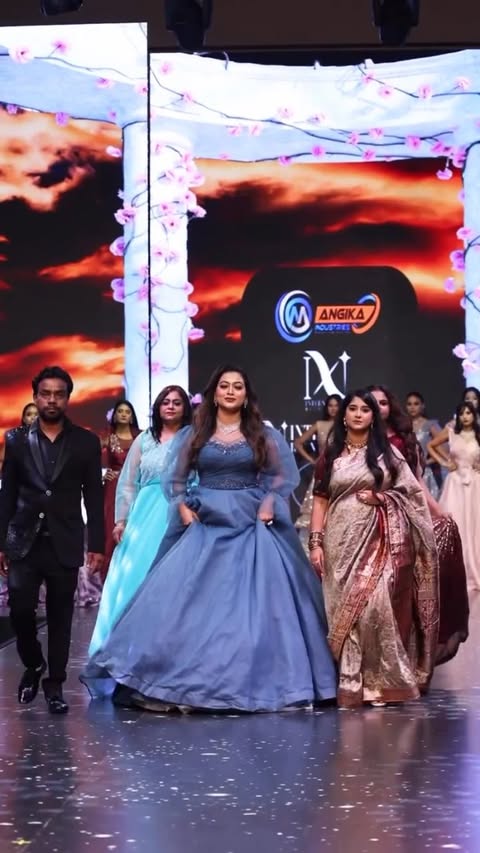 Step into the world of fashion with our newest collection, showcased at International Runway Week! 🌟 #gunjanjaincouture #FashionForward #NewCollection