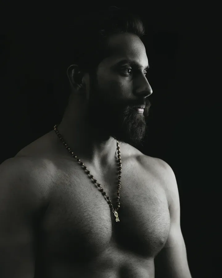 Shades of Rahu 3.0l @finearts_by_aksshhay
.
Photographer @aksshhaydanej
In frame @rrofficial_01
Camera : SONY 7c | 85 mm f 1.4
Lights : @godox_global 500r Lc, @digitekofficial SLW 150 W
.
.
.
#photography #portrait #portraitphotography #fashion #fashionphotography #instagram #photooftheday #darkphotography #darkart #fineart #blackandwhitephotography #monocrome #maharudrastudio #aksshhaydanej