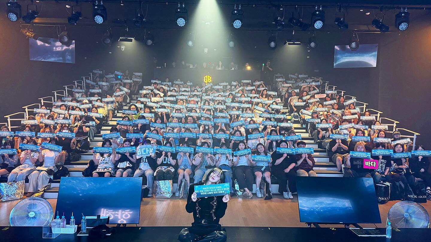 BADA LEE : DEEP BLUE 💙
저의 첫 팬 콘서트에 와주신 모든 관객분들!!
그리고 사랑하는 나의 바둑이들 소금이들 베비들!
진심을 다해 너무-너무 고맙구 정말 감사합니다!!!😍🩵
꿈같은 시간들이었어요 오늘을 기억하면서 평생
더 열심히 춤출게요 사랑합니다!🥰
스페셜 게스트로 함께해 준 우리 팀카이 댄서분들!!
팀베베 모두 정말 정말 감사해요🩵🥹
그리고 우리 더라이브 식구분들!! 머리부터 발끝까지
항상 예쁘게 꾸며주시는 팀바다 쌤들!!
멋진 무대 만들어주신 유니온픽처스!!
모두모두 마음 가득 담아 감사드립니다!!😍
또 하자 또 하자 콘서트 또 하자!!!❤️🔥
#BADALEE #DEEPBLUE