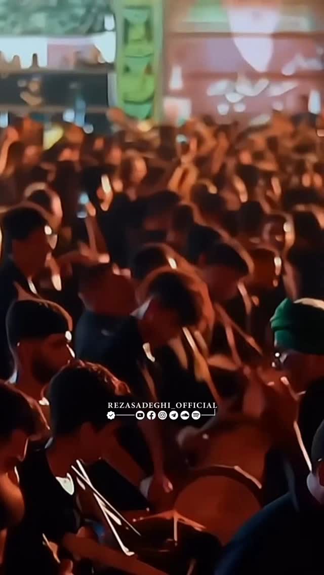 جنوب اصیل من ، و نگاه و باوری از رسم و شعور حسینی 🖤
حسین تنها یه اسم نیست ، رسمِ… اون یعنی 🏴
یعنی آزاد اندیشه داشتن ،
جلو ظلم و جهل ایسادن، حتی اگه تنها باشی.
یاد بگیری که «آزاد بودن»
با «آزادگی داشتن» خیلی فرق داره.
اون راهیه که هنوزم زنده است… 🤚🏻
#آزادگی #امام_حسین #سبک_حسینی #محرم #نوجوان #فکر_آزاد #یا_حسین#شعور_حسینی
..
تصوير از صفحه :
@mohsen_sharifian