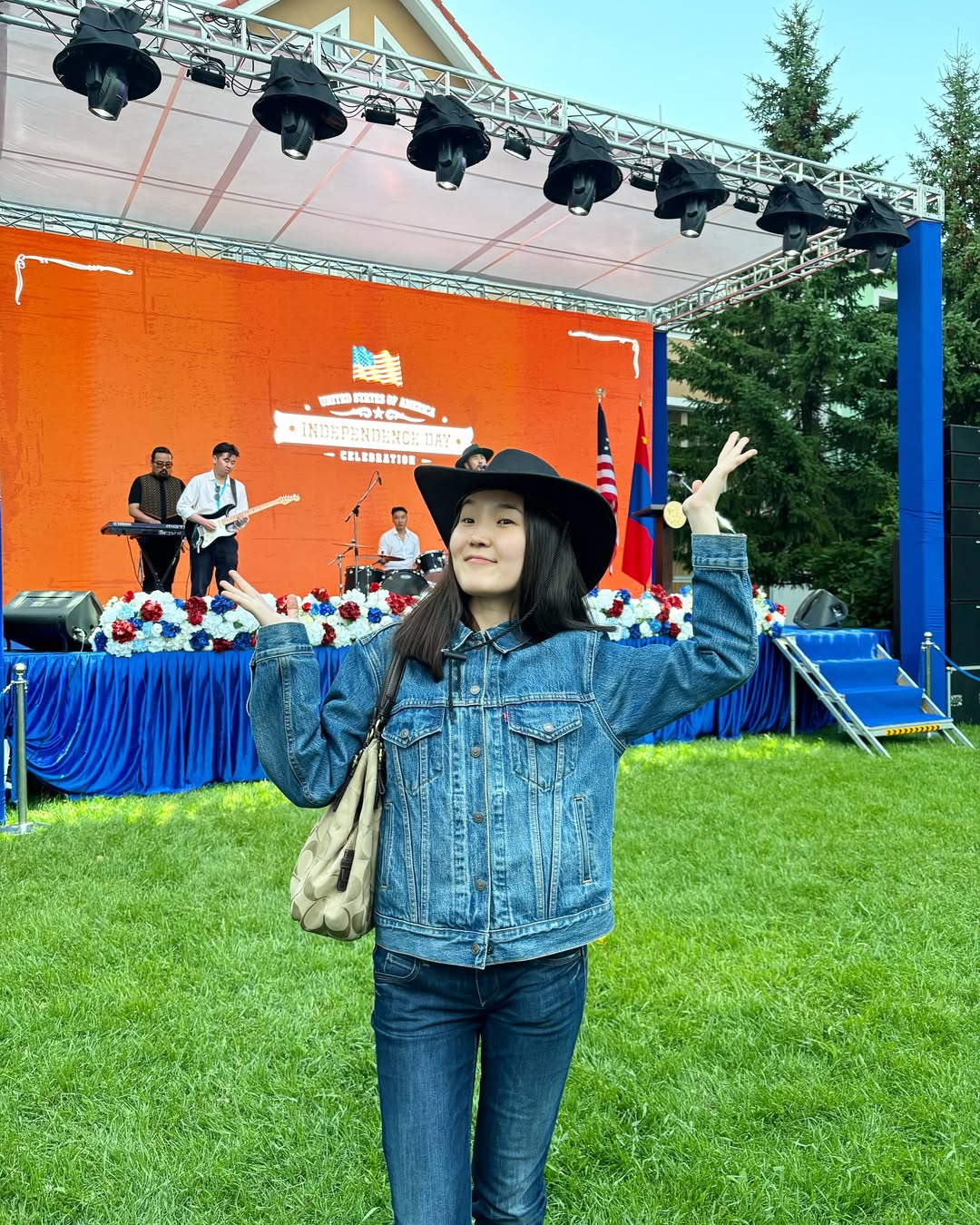 happy yeehaw july 4th! 🇺🇸 @usembmongolia