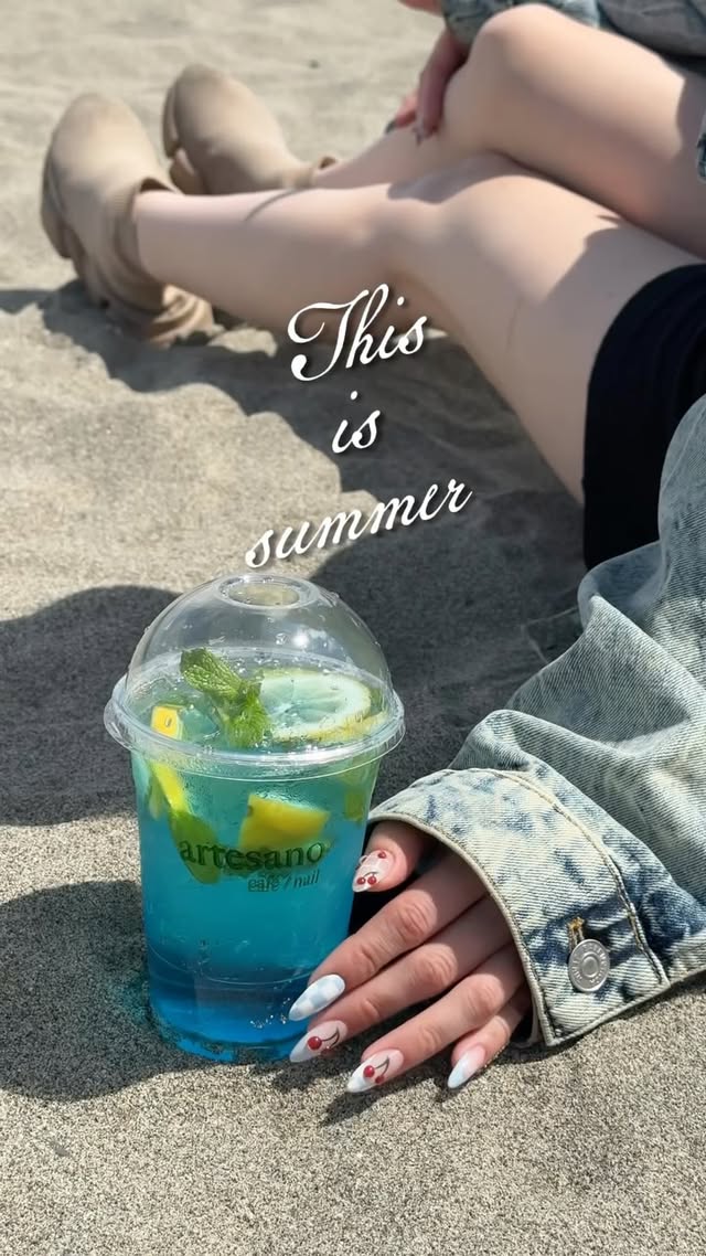 fresh mojito + fresh nails = summer vibes โจ๐๐
Donโt forget our Happy Hour at ARTESANO
๐ Monday โ Thursday | ๐๐:๐๐ ๐๐ - ๐:๐๐ ๐๐
๐ธ ๐๐% ๐๐
๐
all nails services
(*) Noted: Last appointment for the promotion is 1:30PM
๐ Artesano Cafรฉ & Nail
๐ +1 (604) 731-4207
๐ 2567 West Broadway Street, Vancouver, BC
๐Lโatelier Beauty & Spa
๐1(604) 428- 8662
๐ 999 West Hasting, Vancouver, BC
___________________
#cafenail #cafeshop #nail #vancouver #vancouvercafe #kitsilano #nails #vancouvernails #nailstyle #summernail