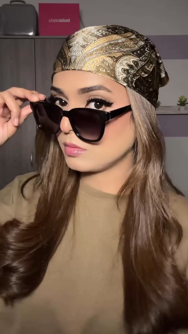 Summer styling without a scarf moving
Scarf from @shein_gb
#summer #summervibes☀️ #scrafstyling #scrafstylingideas #hairideas #viralreels #trendy #hairfashion #instagram