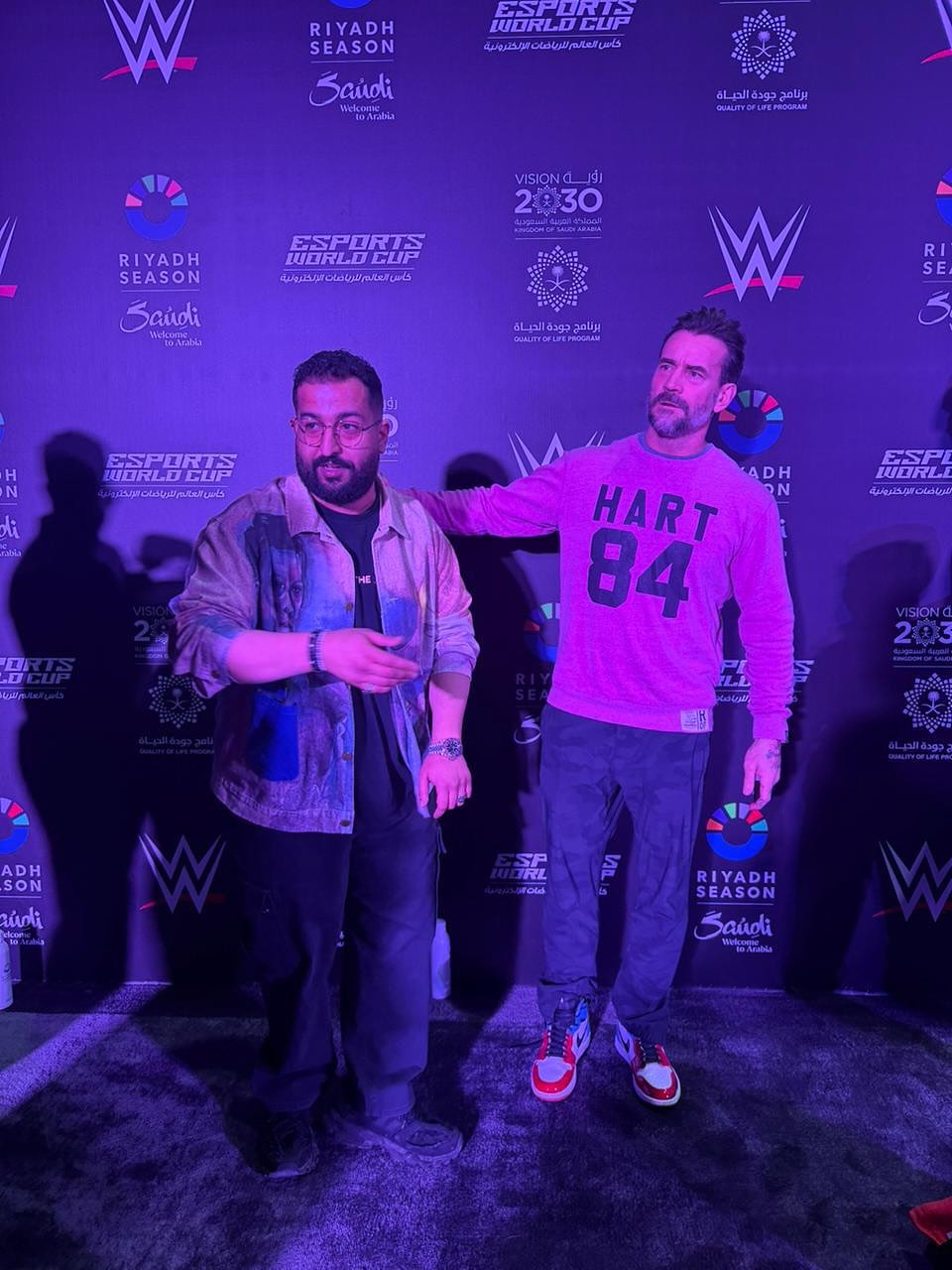-صور من كواليس عروض WWE في الرياض 💚
Pleasure seeing you all and Welcome To Saudi!
Can’t wait for you to come back very soon.🇸🇦❤️🔥
@wwe
@wwemena
#ابراهيم_الحجاج
#ibrahim_alhajjaj