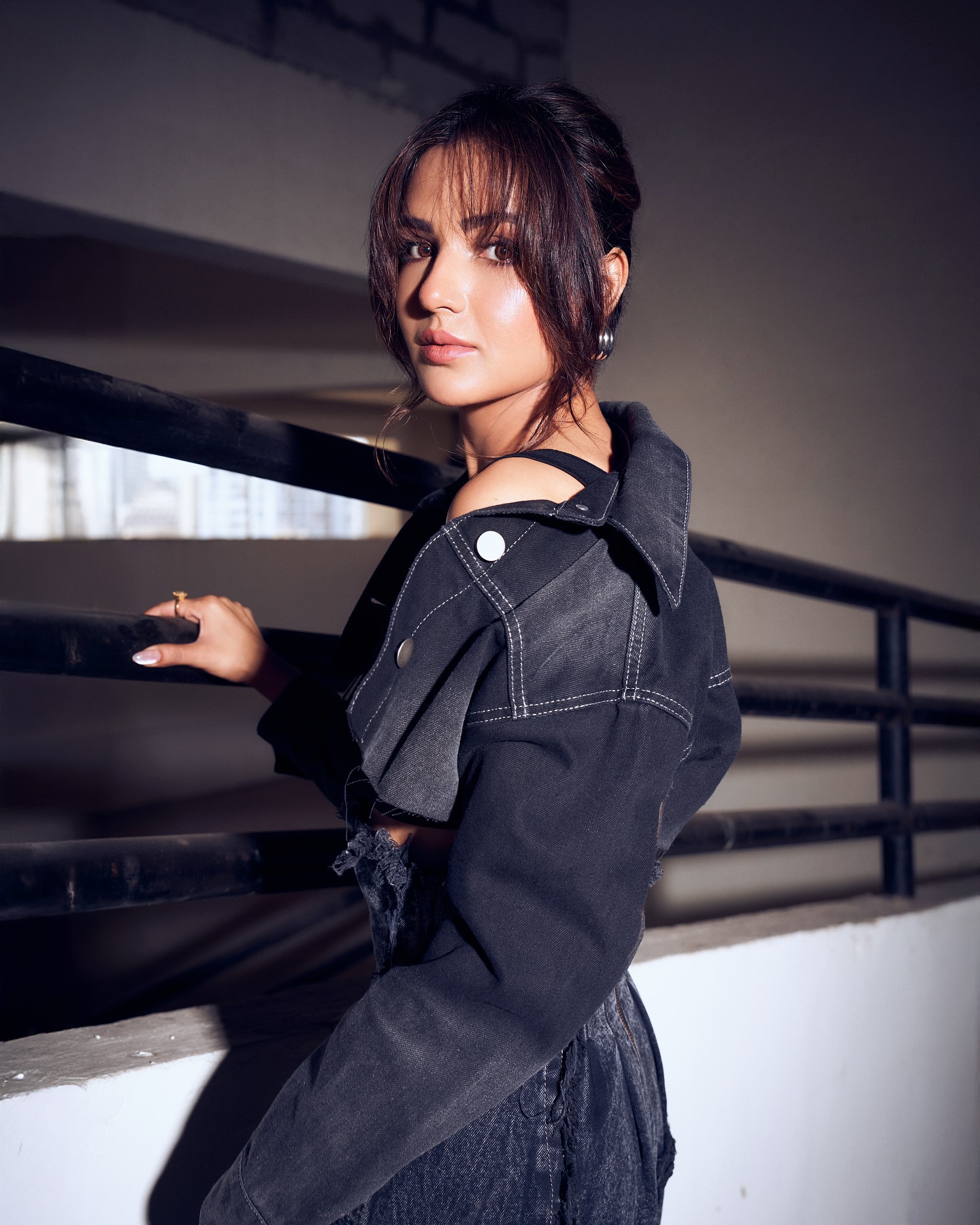 At peace ✌️🕊️
Outfit : @thelabel.jenn
Styled by : @ankiitaapatel
Hmu : @afreen_makeupartist @sabahairstylist
Shot by @visualaffairs_va