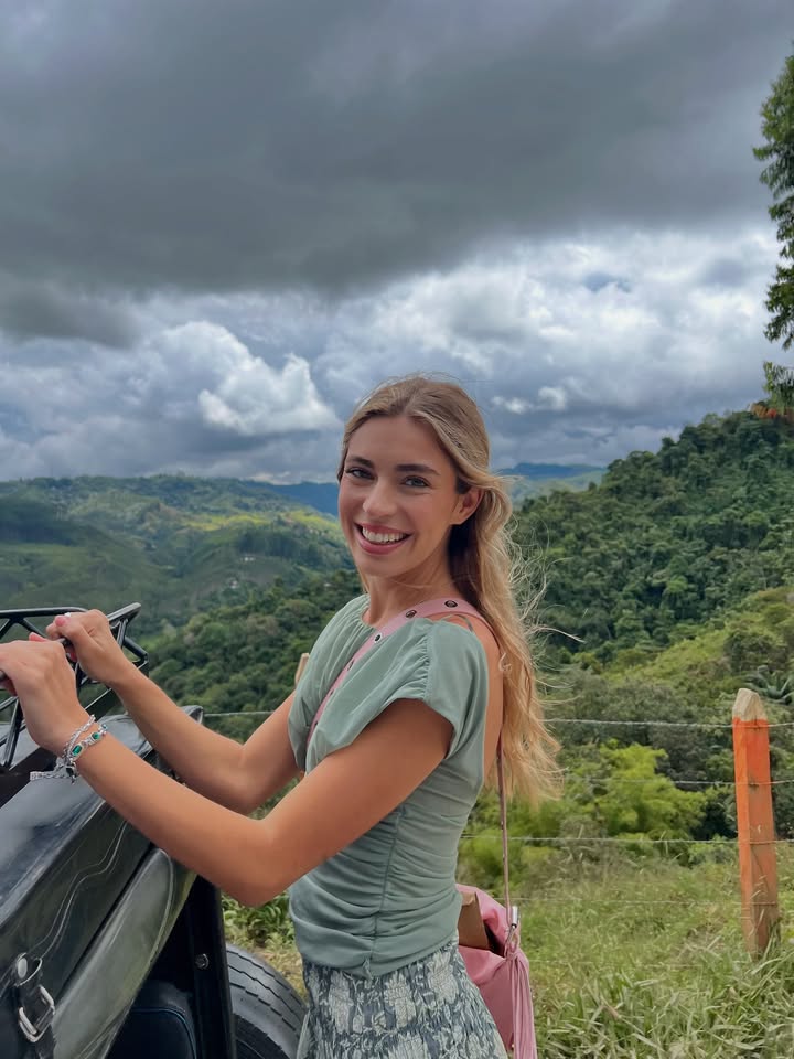 El eje cafetero debería de considerarse una de las maravillas del mundo. Que auténtica barbaridad🥹🇨🇴
#colombia
