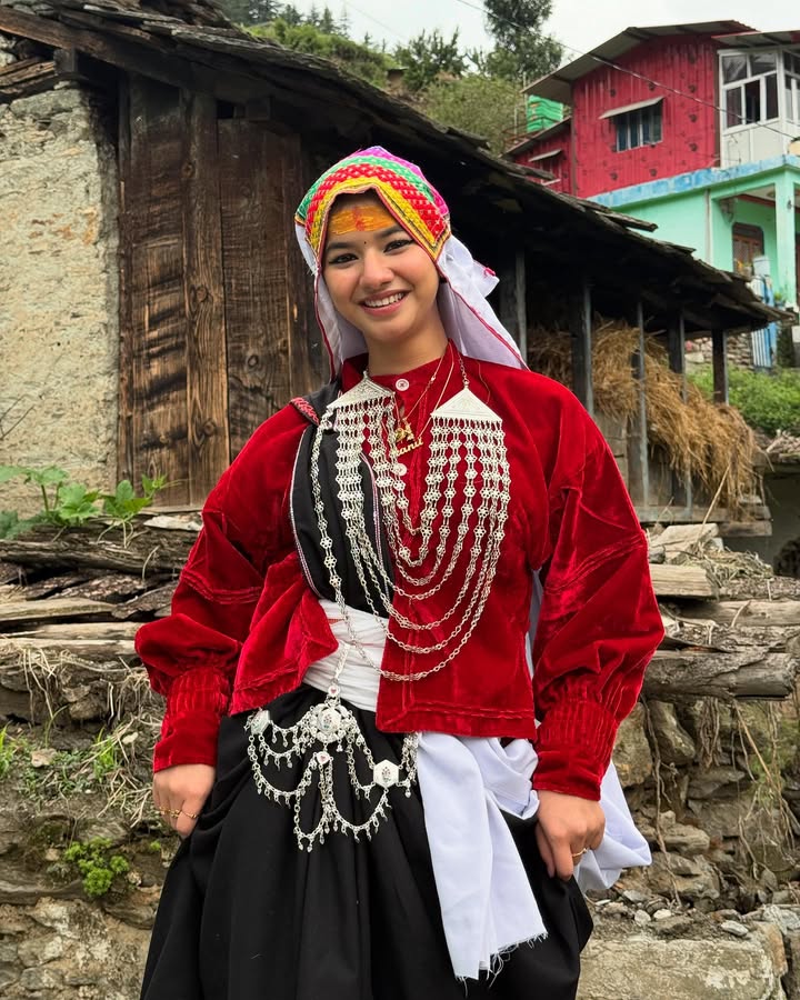 ❤️❤️❤️
Thank you for this beautiful gift (dress)- @raghavmanniofficial
.
.
.
#tanurawat33 #explorepage✨ #trend #trending #india #uttarkhand #insta #instragram #post #beauty #instamood