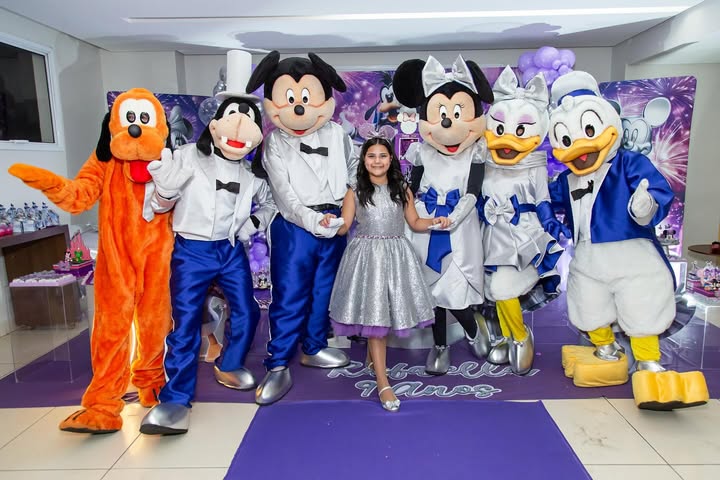 Dia inesquecível
Disney 💯 anos
Meu aniversário de 9 anos 🥹