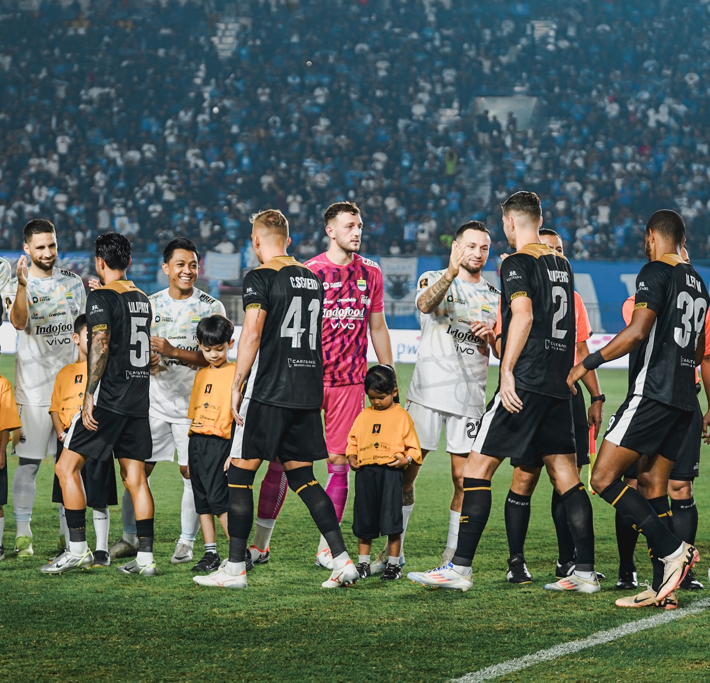 Great feeling to play my first game for @dewaunitedfc even more special to do it in Bandung. Feels good to be back. 💙💛
On to the next