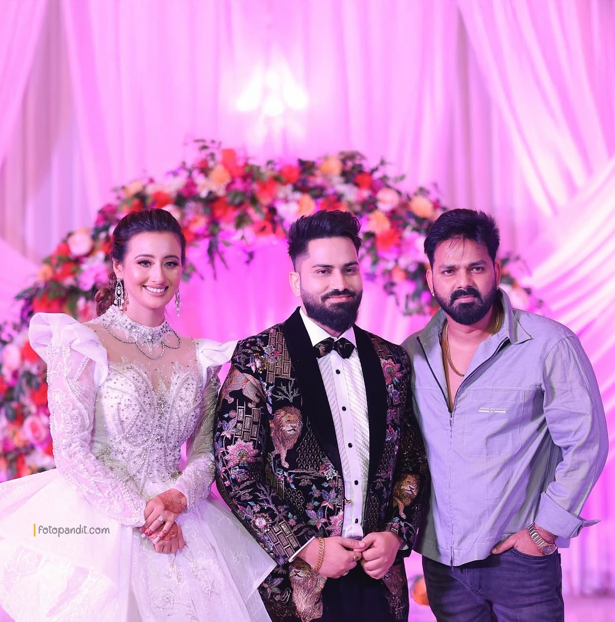 Sab ne kaha Bhojpuri se koi nahi aaya mene kaha Ek hi kaafi hai ❤️ kiyuki ….
Thanks @singhpawan999 ji for coming … bhojpuri se le kar Bollywood tak ❤️🔥