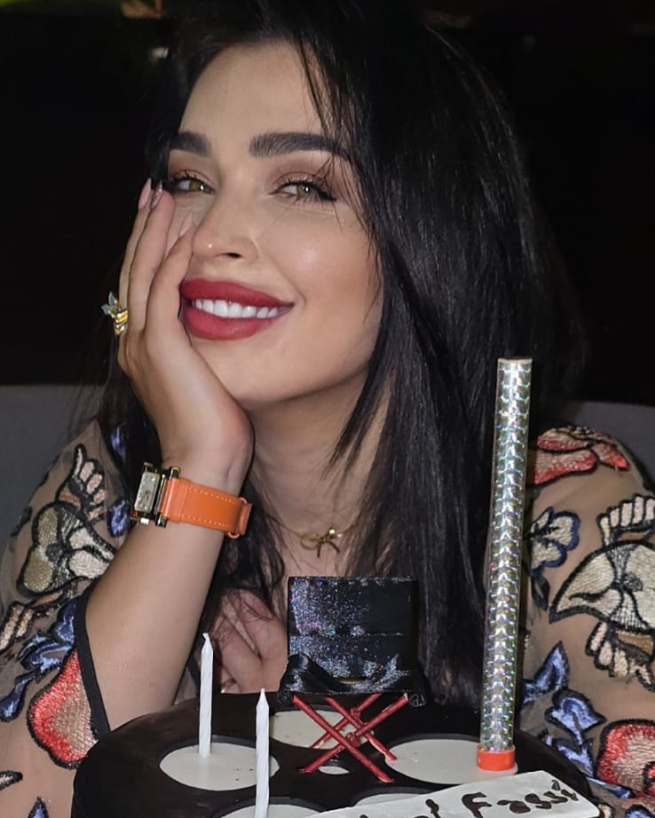 🤍🤍🤍🤍
@hind_alami_ شكرا حبيبتي ❤️❤️❤️
@gelatino.maroc شكرا 🙏🏻🎂