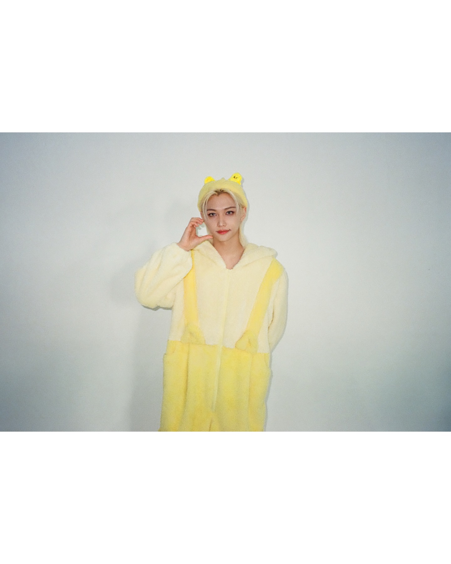 STAY❣️
Stray Kids JAPAN 3rd Mini Album『Hollow』
アルバム準備中のスキズの姿をお届け🎁💓
Hollow Behind Photos
#Felix #フィリックス 🐥☀️🐱
#StrayKids
#スキズ
#スキズ_3rd_Mini
#JAPAN_3rd_Mini_Album
#SKZ_Hollow